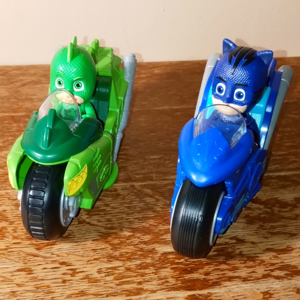 PJ Masks Cat Boy Gecko Kickback Motorcycles